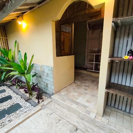Villa Ibu Τζίλι Τραγουανγκάν Εξωτερικό φωτογραφία